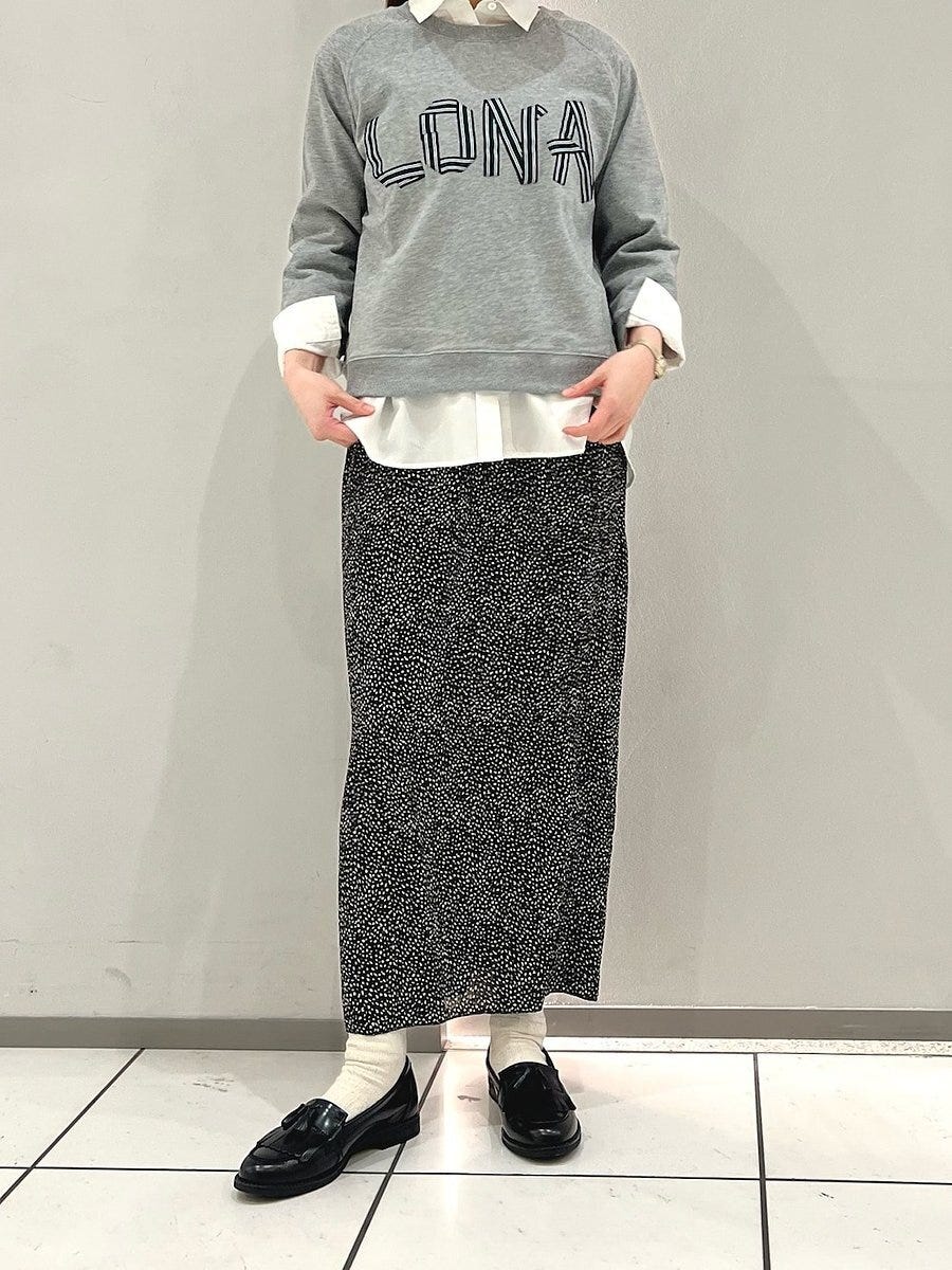 グレースウェットとスカートのコーデ5