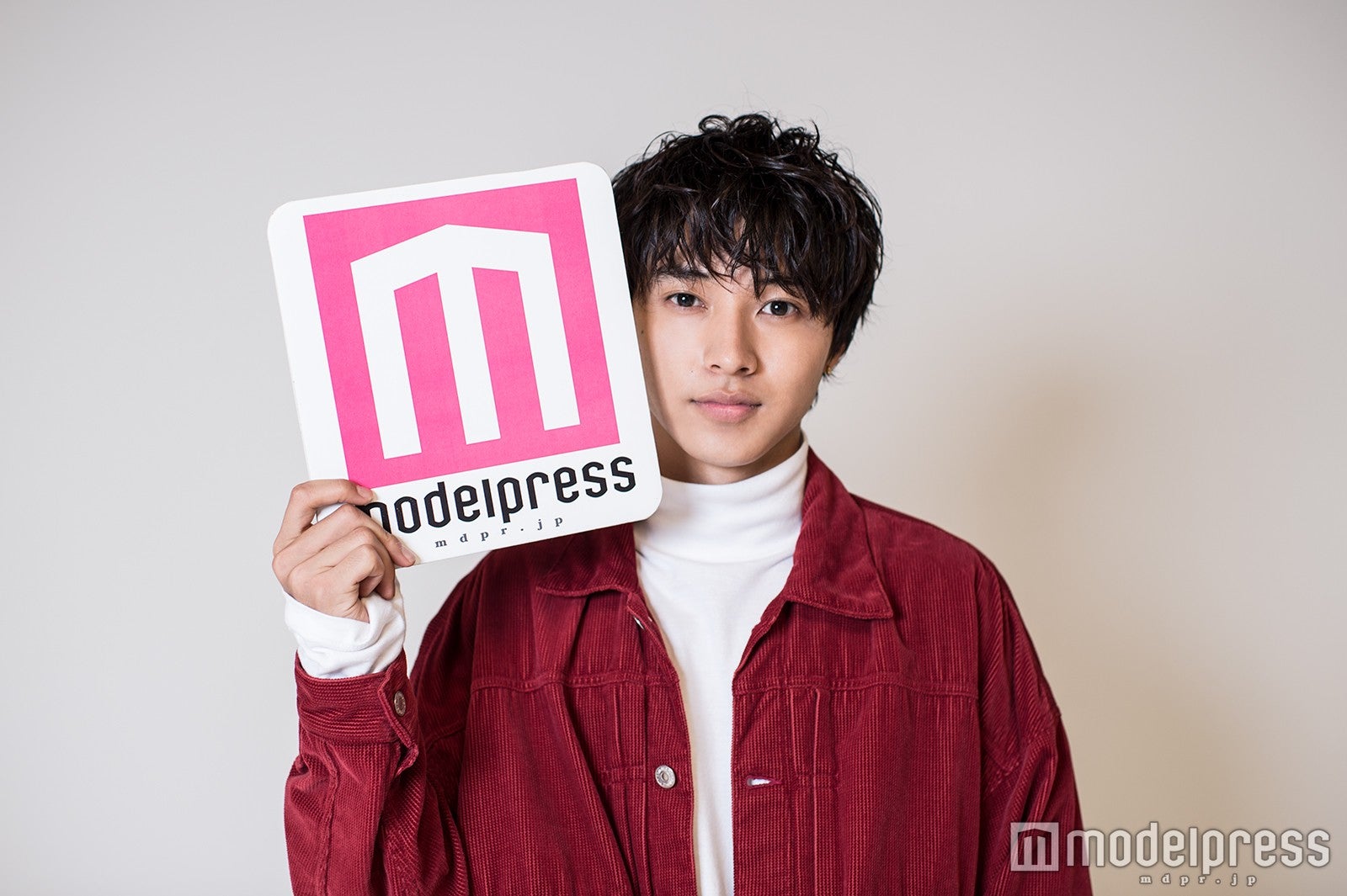 モデルプレスのインタビューに応じた山崎賢人（C）モデルプレス