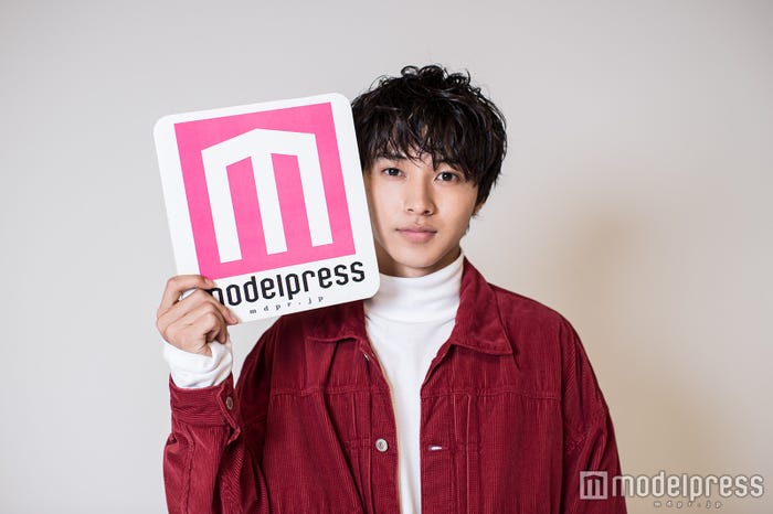 モデルプレスのインタビューに応じた山崎賢人(C)モデルプレス