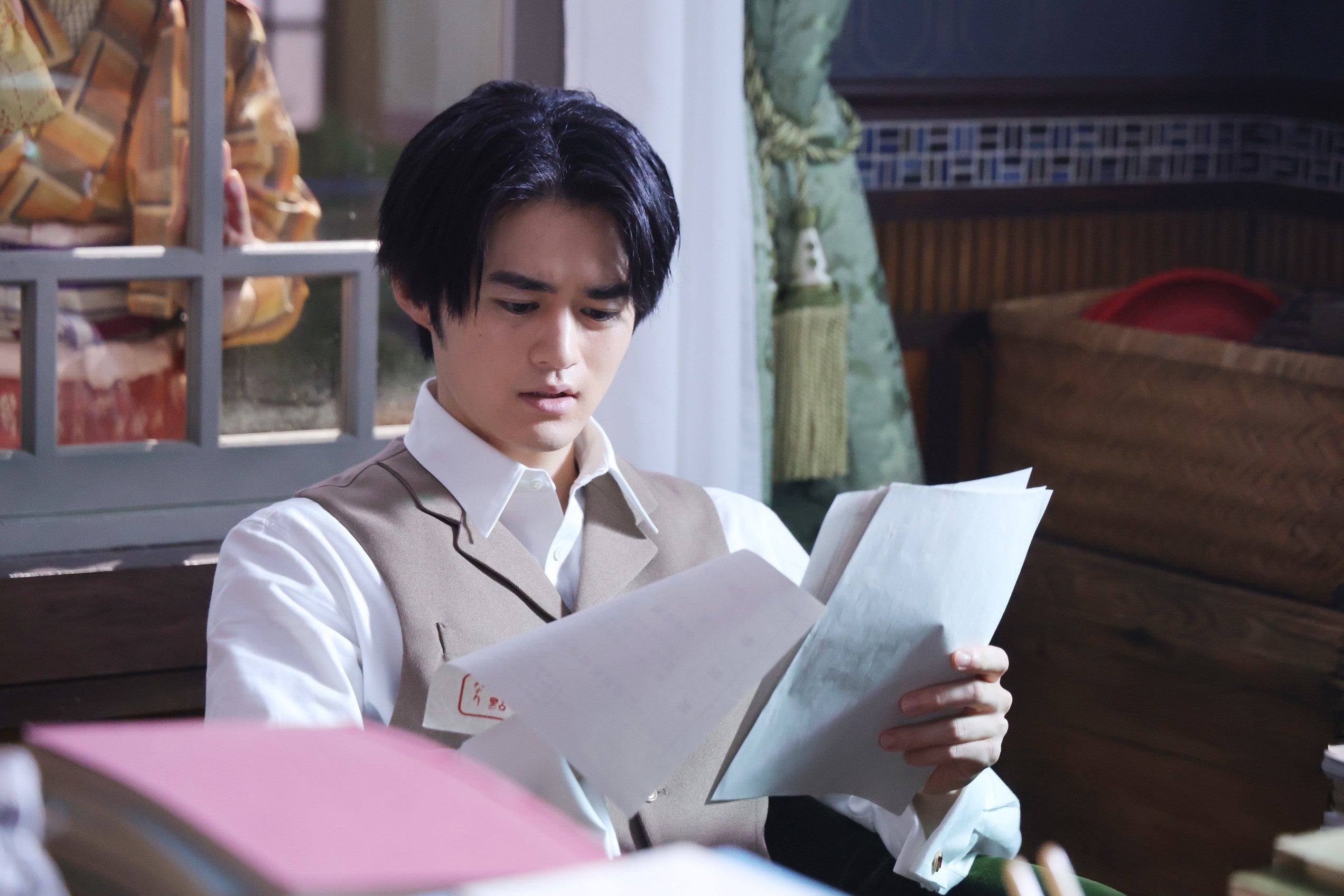 鈴鹿央士「嘘解きレトリック」第2話（C）フジテレビ