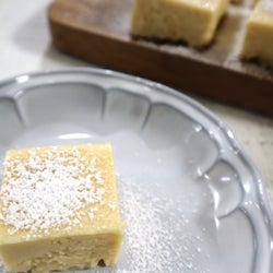 混ぜてレンジでチンするだけ!子供も作れる簡単「新食感チーズケーキ」