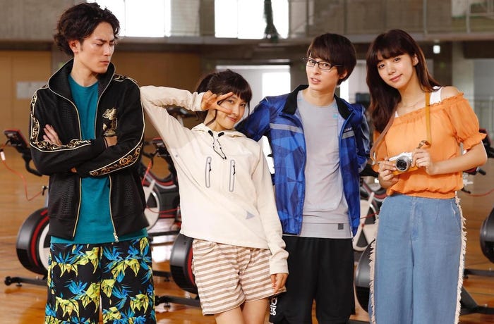 間宮祥太朗、土屋太鳳、高杉真宙、池田エライザ(C)2017「トリガール!」製作委員会