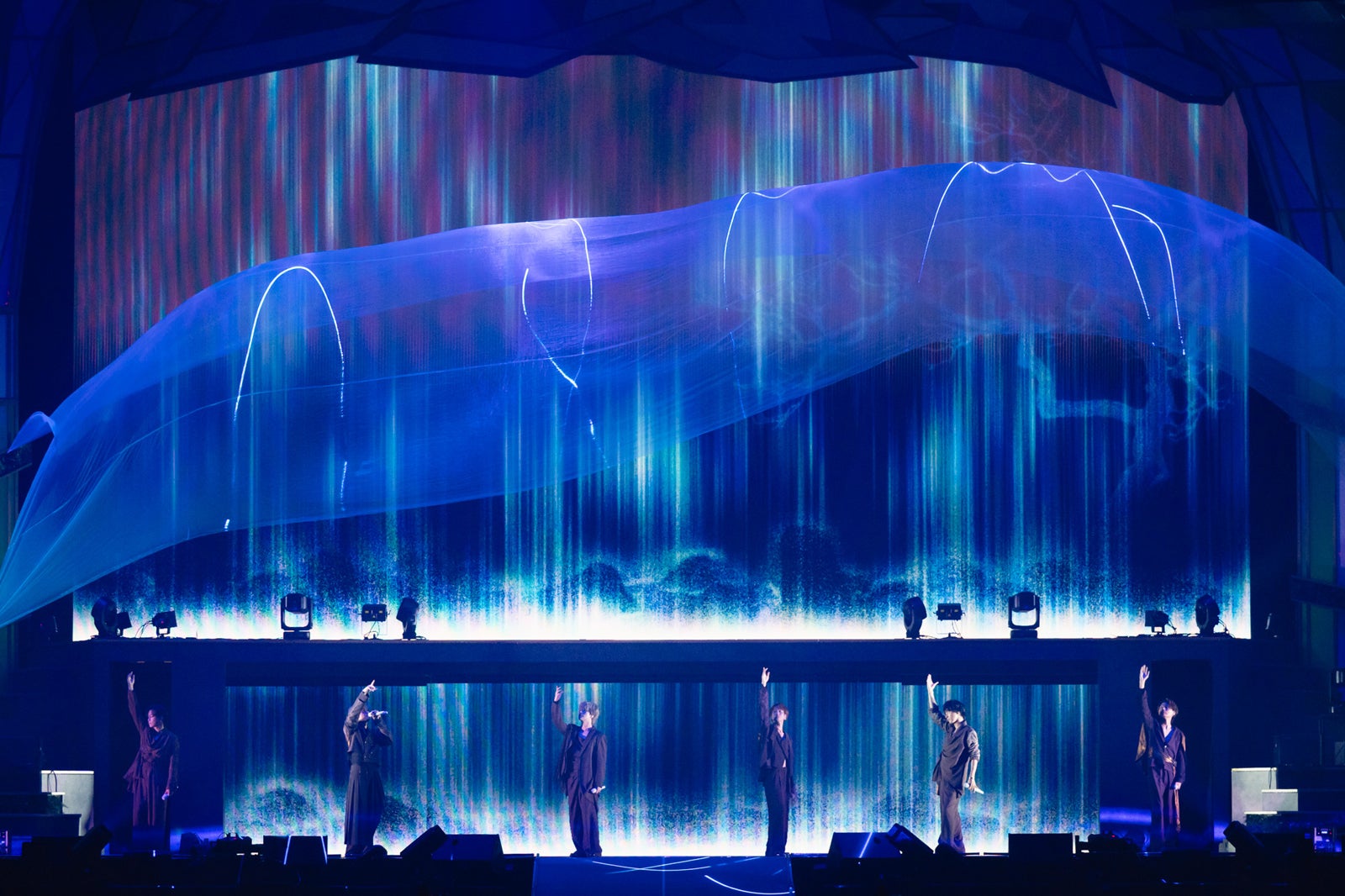 Kis-My-Ft2（提供写真）