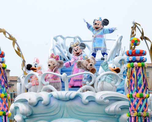 <速報>ディズニーシー初の七夕開幕 ランドは雨でプログラム中止