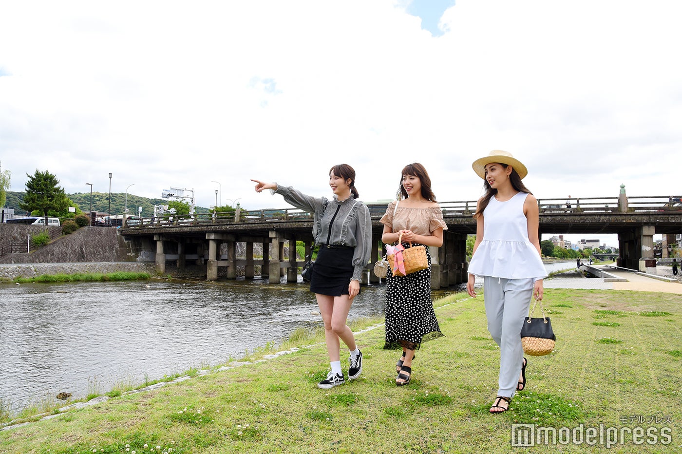 「CAFETEL（カフェテル） 京都三条 for Ladies」の目の前を流れる鴨川（C）モデルプレス