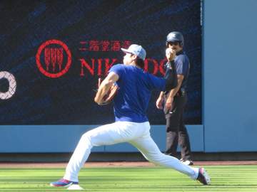 第2子誕生の大谷翔平を地元ファンも祝福？登板予定の25日のツインズ戦へ調整→キャッチボール後に手を上げて応える場面も