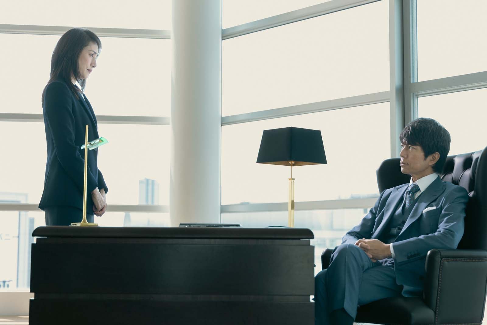 天海祐希、仲村トオル「合理的にあり得ない～探偵・上水流涼子の解明～」最終話より（C）カンテレ