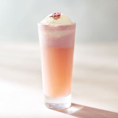 ルビー ベリー ブロッサム ¥2,000/画像提供:スターバックス コーヒー ジャパン