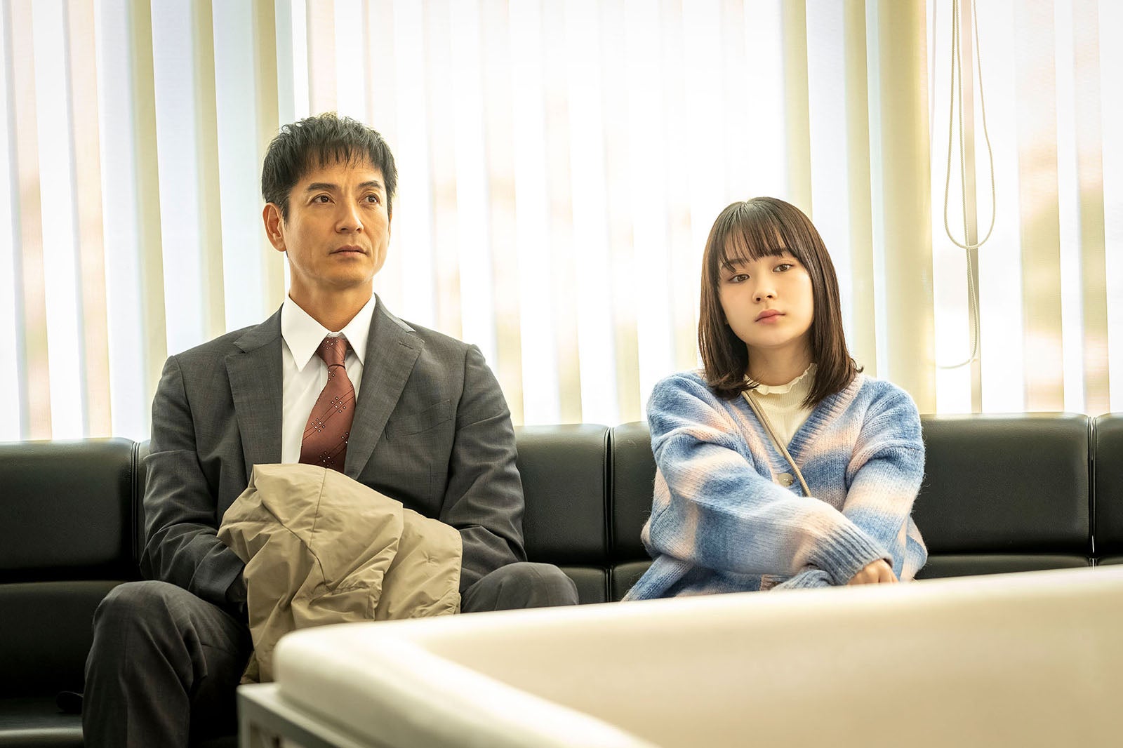 沢村一樹、畑芽育（C）テレビ東京