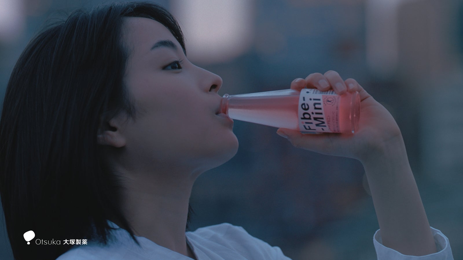 広瀬すず出演新CM「恋よりセンイ。」篇より／提供画像