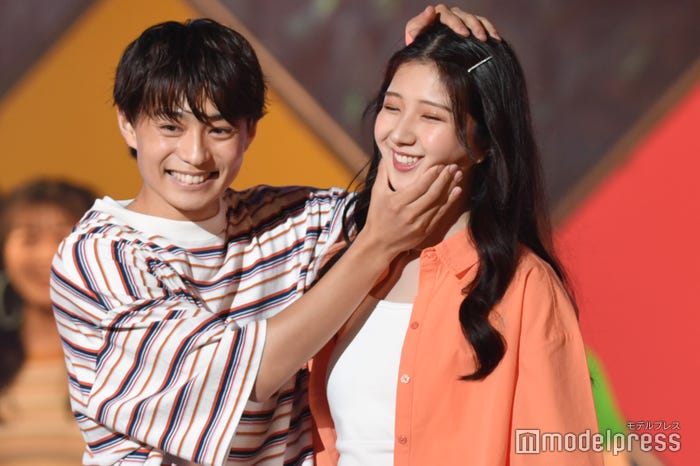 水瀬響、平井桃伽(C)モデルプレス