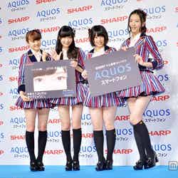 （左から）HKT48の穴井千尋、指原莉乃、朝長美桜、森保まどか