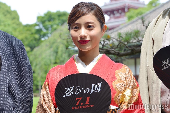 石原さとみ 真夏の着物姿は 脱いだとき 過酷な撮影を振り返る モデルプレス 石原さとみ 真夏の着物姿は 脱いだとき 過酷な撮影を振り返る モデルプレス