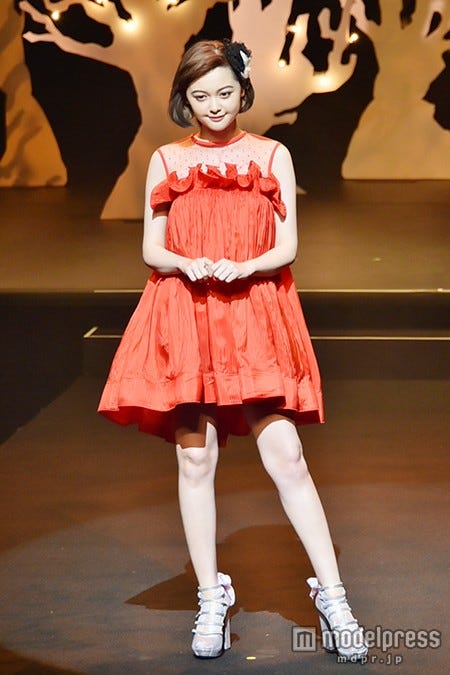 映画「きっと、星のせいじゃない。」プレミア試写会内のファッションショーに出演した玉城ティナ【モデルプレス】