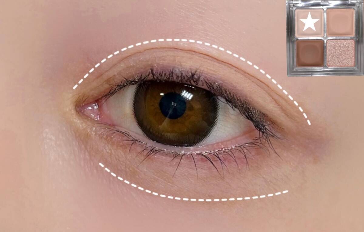 縦割グラデーション塗り方①まぶた全体にベースカラーを塗ったアイシャドウ