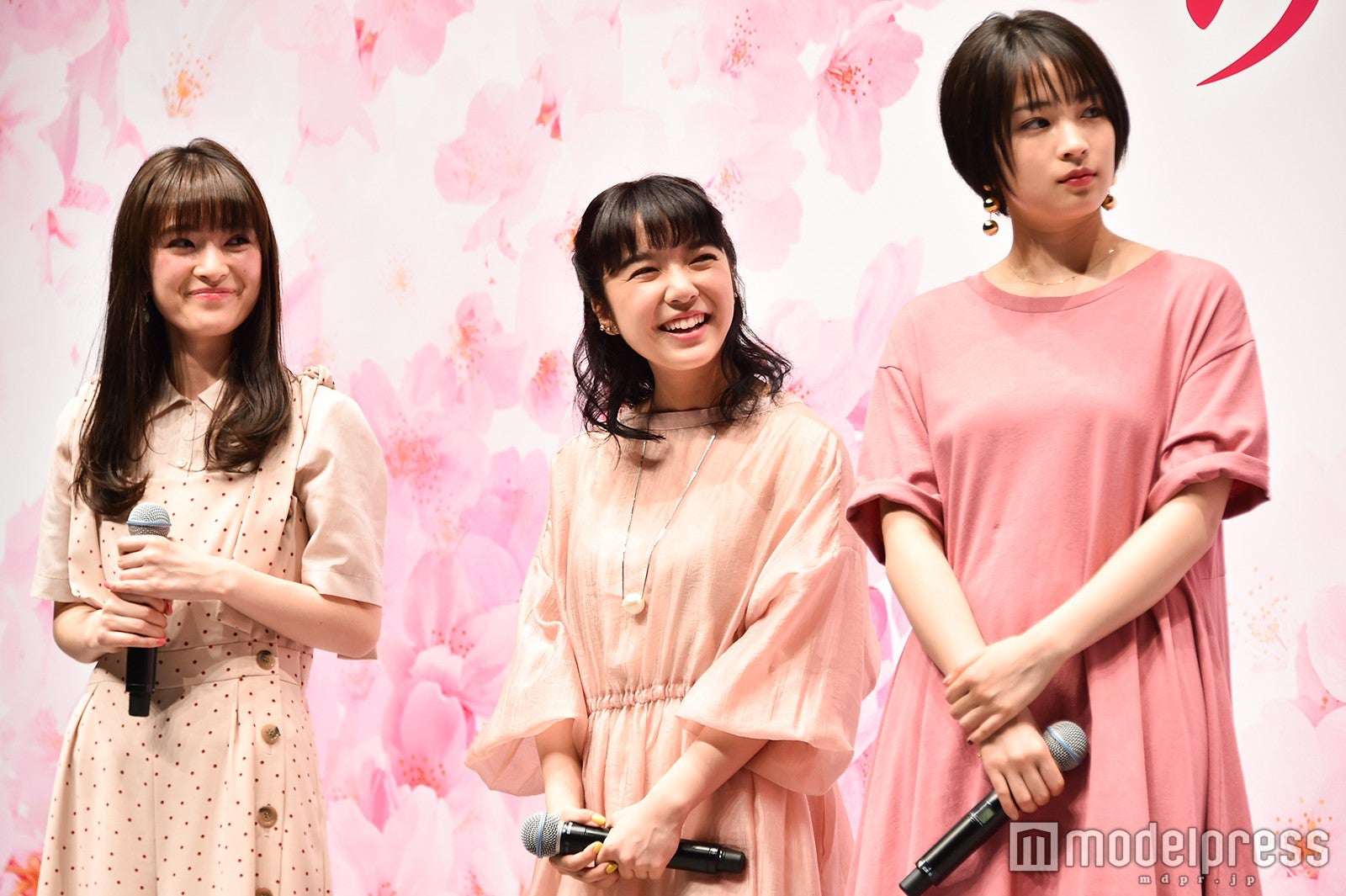 優希美青、上白石萌音、広瀬すず （C）モデルプレス
