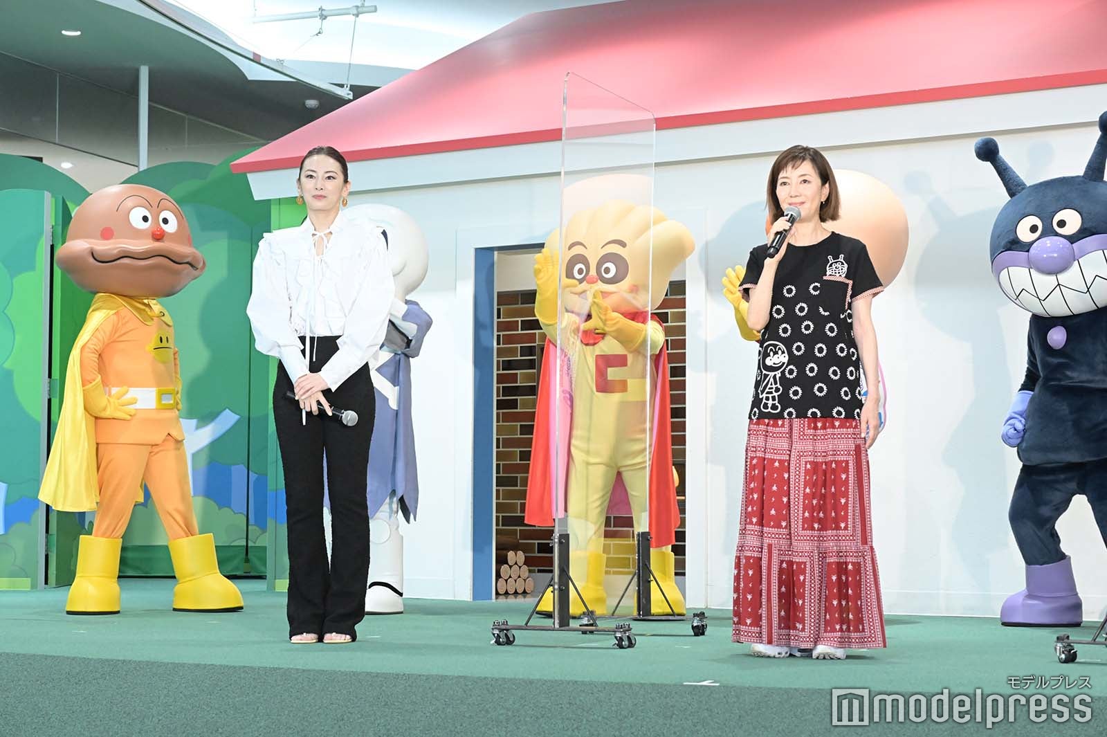 北川景子、戸田恵子（C）モデルプレス