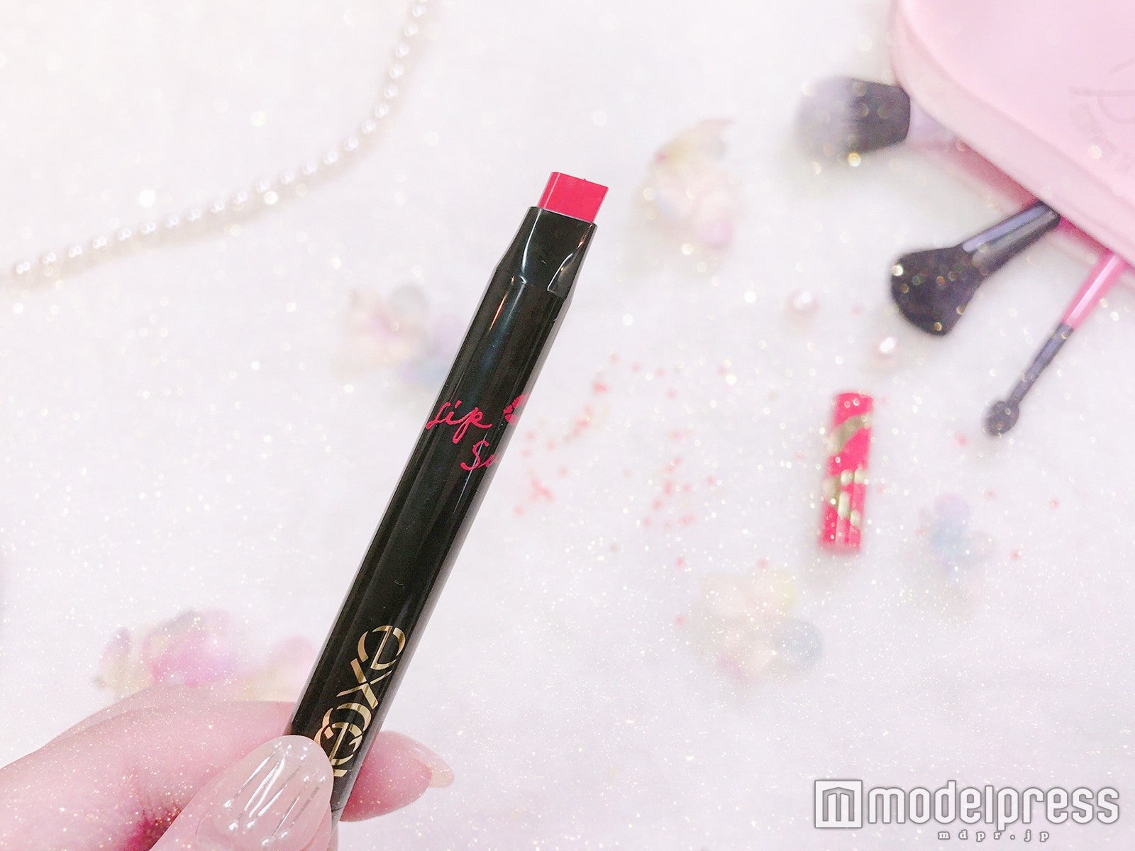 ポーチインしやすいスリムなフォルム（C）モデルプレス