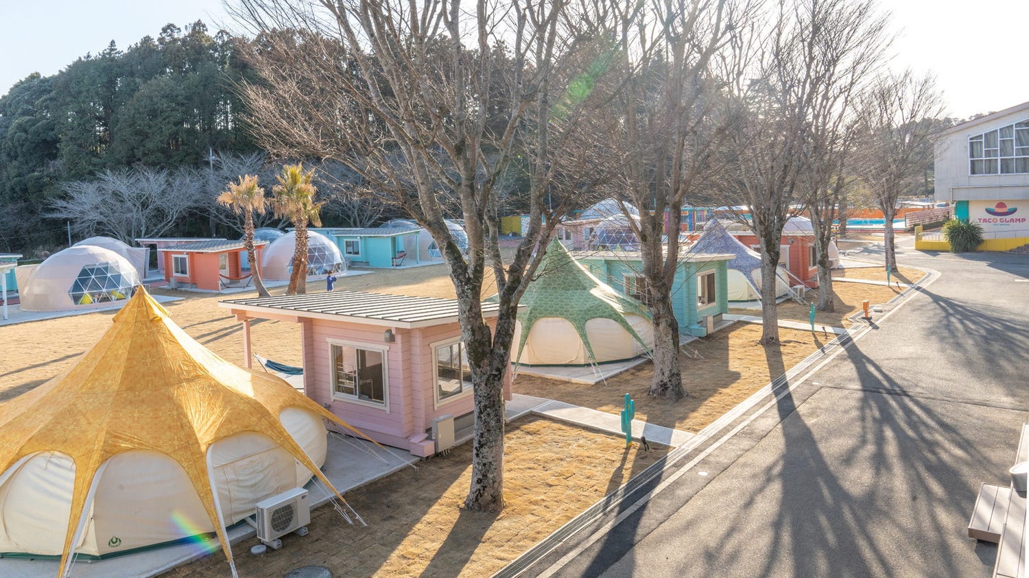 千葉にメキシコ風グランピング「TACO GLAMP THE MEXICO」元小学校をアウトドア施設にリノベーション