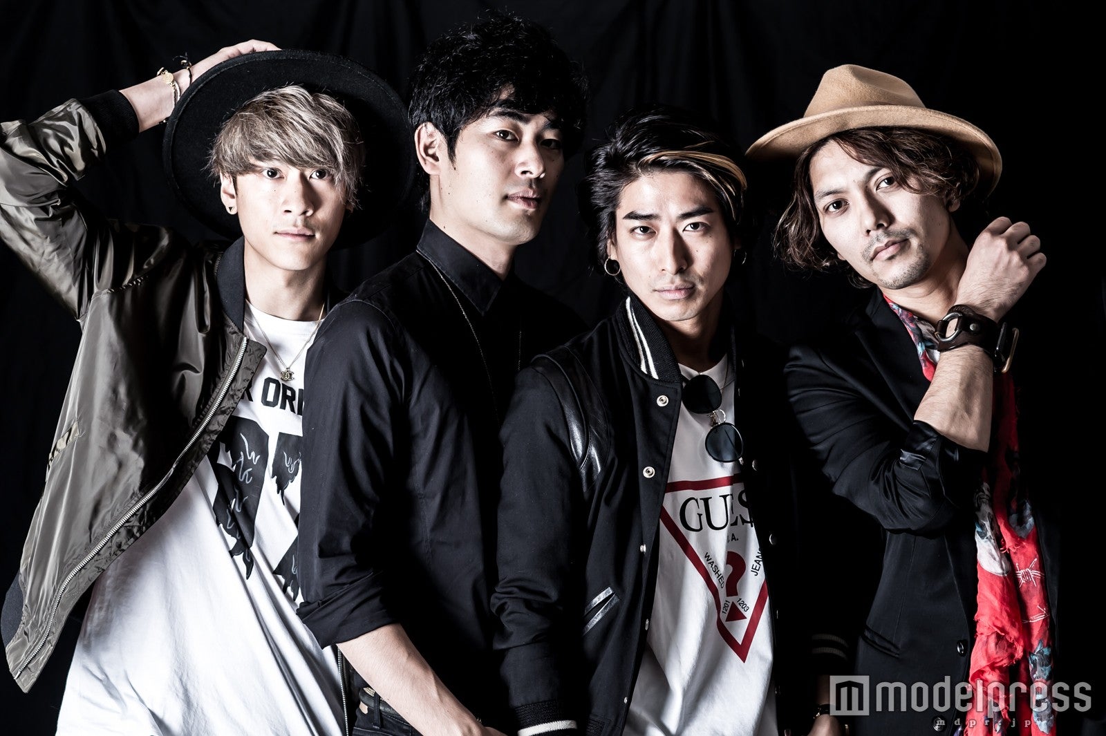 （左から）謙二、秋気、悠、兆志（C）モデルプレス