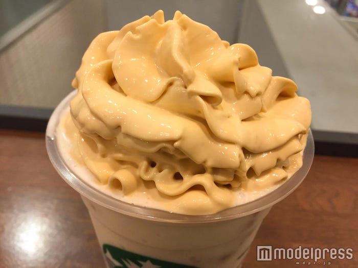 飲んでみた スタバ新作チーズケーキフラペチーノは1杯で2つの味を体験できる美味しさ モデルプレス 飲んでみた スタバ新作チーズケーキフラペチーノは1杯で2つの味を体験できる美味しさ モデルプレス