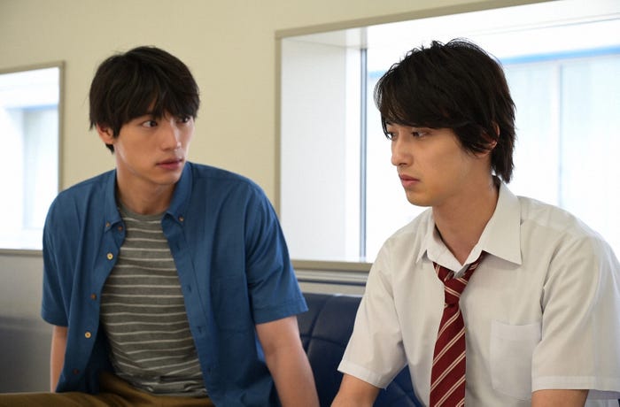 (左から)福士蒼汰、横浜流星/「4分間のマリーゴールド」第2話より(C)TBS