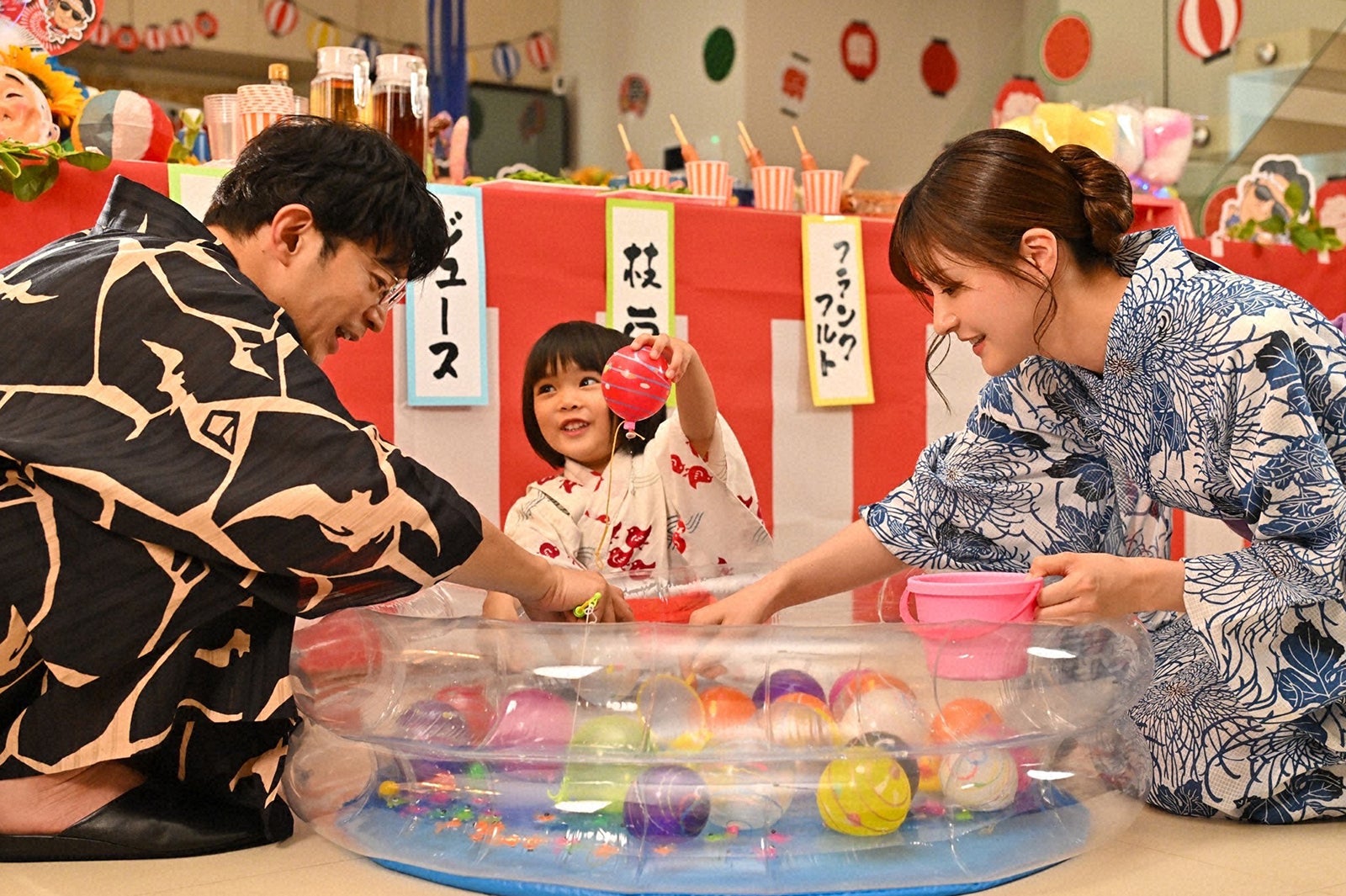 津田健次郎、倉田瑛茉、松本若菜「西園寺さんは家事をしない」第8話より（C）TBS