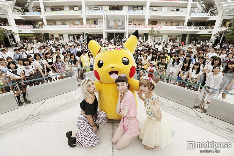 “次世代の歌姫”安田レイ・植野有砂・藤田ニコルが豪華集結　サプライズにファン興奮＆熱狂