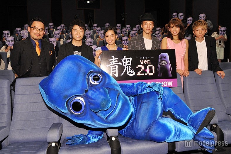 （左から）前川英章監督、タモト清嵐、平祐奈、松島庄汰、久松郁実、勧修寺玲旺