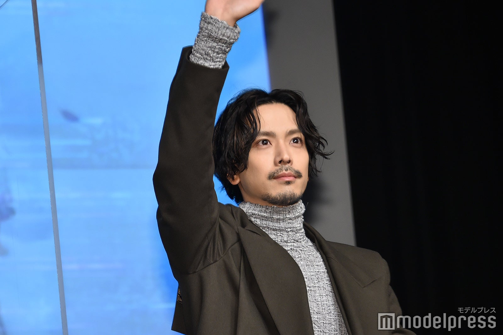 黒羽麻璃央（C）モデルプレス