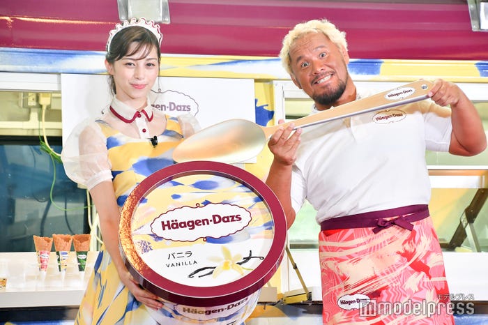 中条あやみ、真壁刀義選手(C)モデルプレス