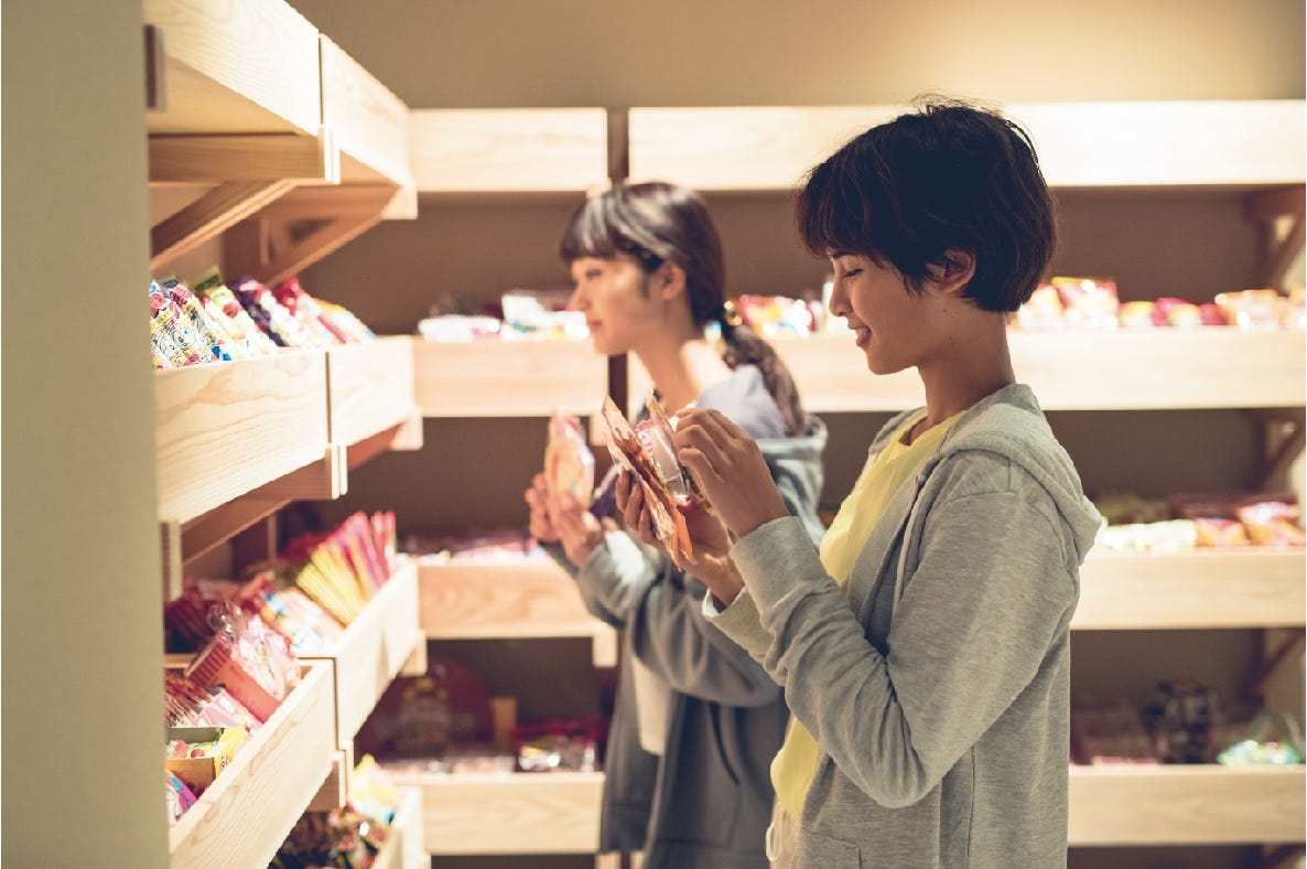 和菓子やスナック菓子も!福岡にお菓子がコンセプトの新ホステル開業へ