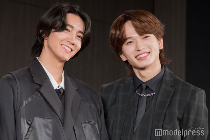 長妻怜央、鈴木曉(C)モデルプレス
