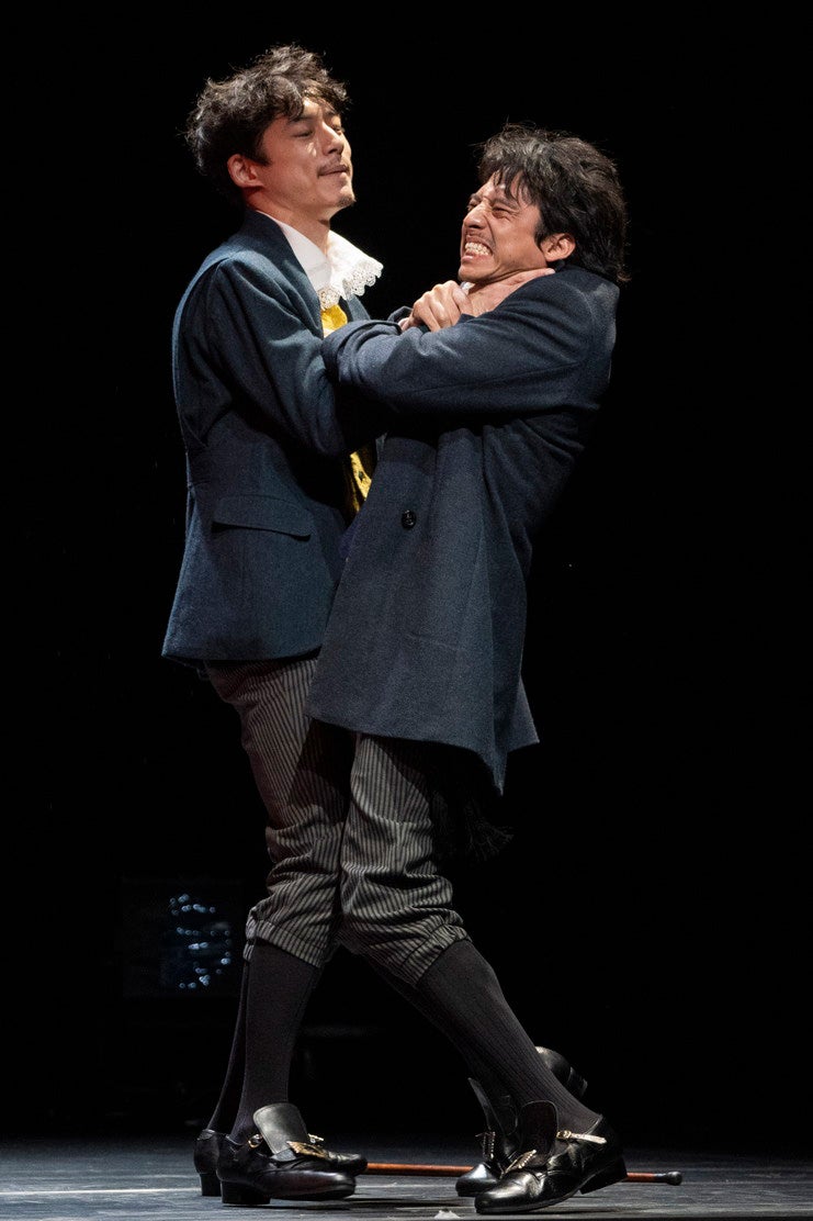 坂口健太郎　満島真之介／舞台「お気に召すまま」フォトコールより（提供写真）