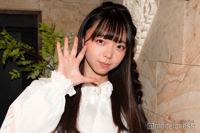 藤原まな (C)モデルプレス