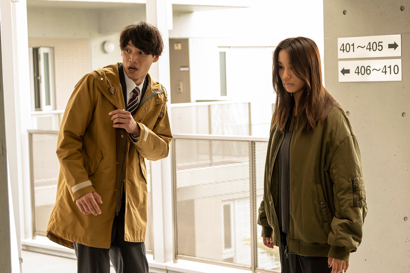 福士蒼汰、高橋メアリージュン／「アバランチ」第2話より（C）カンテレ・フジテレビ