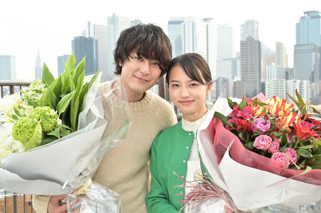 清原果耶、サプライズに涙「ファイトソング」間宮祥太朗とクランクアップ