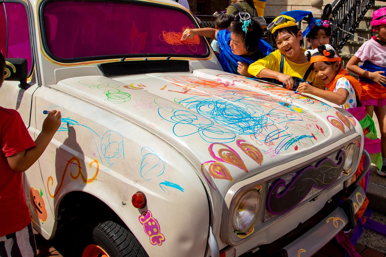 子どもたちもイタズラ三昧／画像提供：ユー・エス・ジェイ