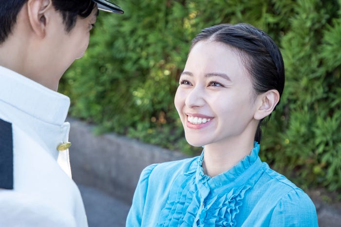 小関裕太、山本舞香(C)フジテレビ