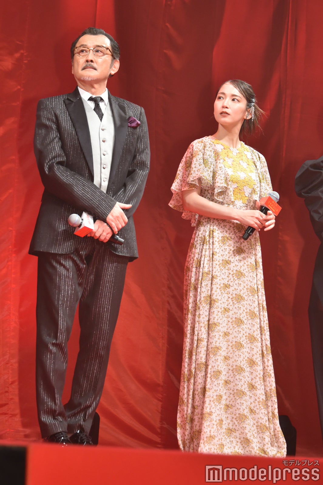 吉田鋼太郎、吉岡里帆（C）モデルプレス