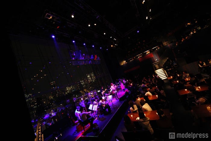 「MTV Unplugged」に出演したBENI