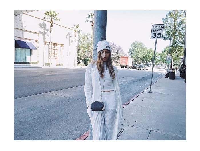 ローラ 線くっきり美腹筋が話題に かっこよすぎる 憧れ モデルプレス