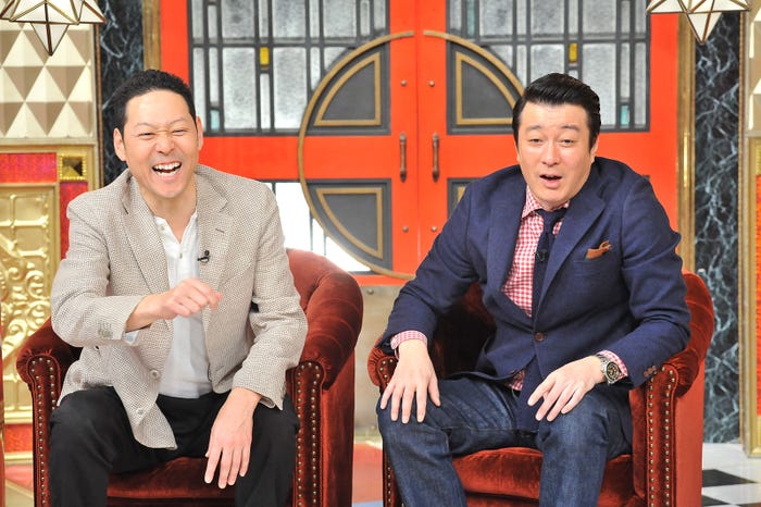 東野幸治&加藤浩次/バラエティー特番「新曲歌いたいんですけど…」より(C)日本テレビ