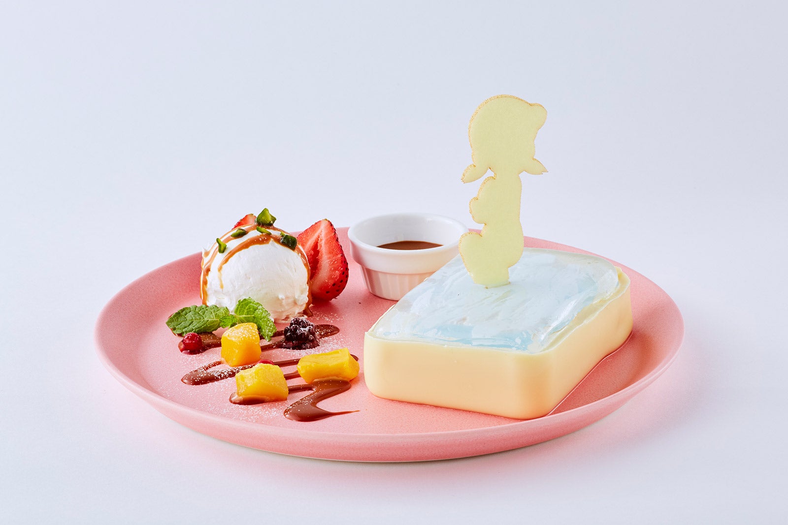 期間限定メニュー第2弾「しずかちゃんのバスプリンデザート」1,280円（税込）（C）Fujiko-Pro