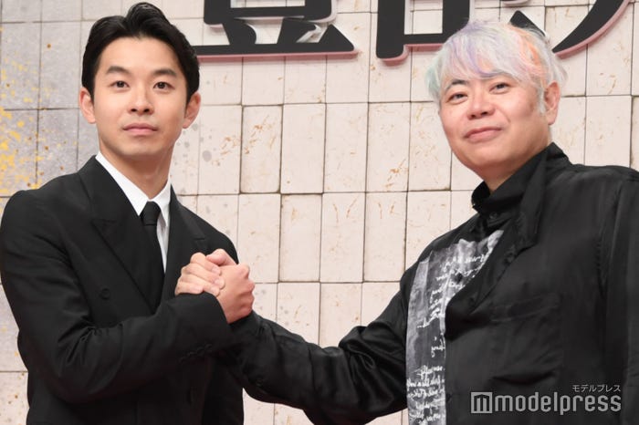 仲野太賀、八津弘幸氏(C)モデルプレス