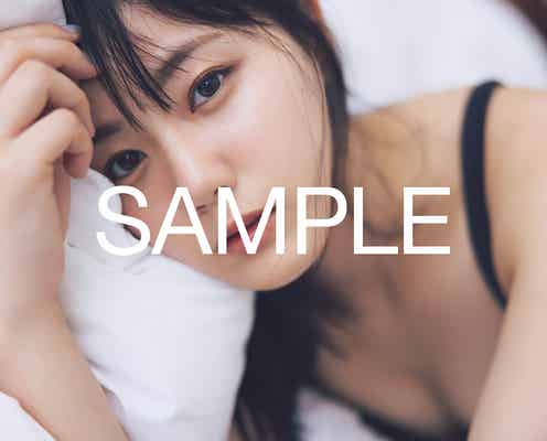 STU48瀧野由美子、ベッドで美谷間チラリ 1st写真集「君のことをまだよく知らない」ポストカード絵柄6種解禁