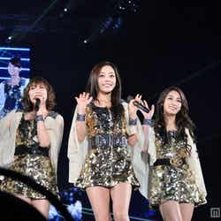 「Kiss」でパフォーマンスしたKARA(写真左から:ニコル、ジヨン、ハラ、ギュリ、スンヨン)