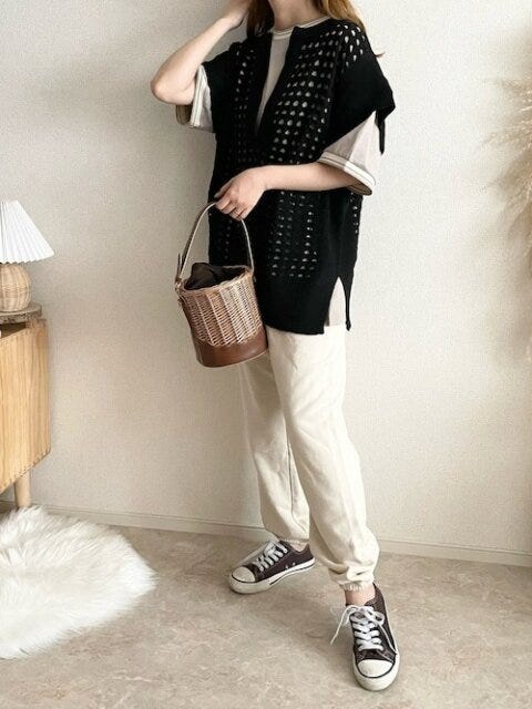 ニットベスト　コーデ　秋