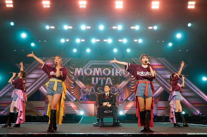 (中央)田中将大投手「第6回 ももいろ歌合戦」より(提供写真)