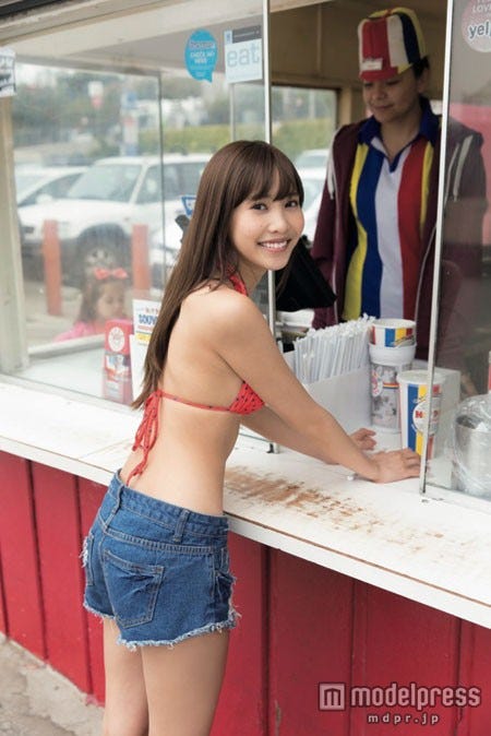 ファースト写真集「Hinako」(C)Takao Tounoki